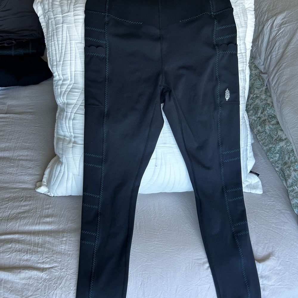 Super darling Free People Leggings! Size M